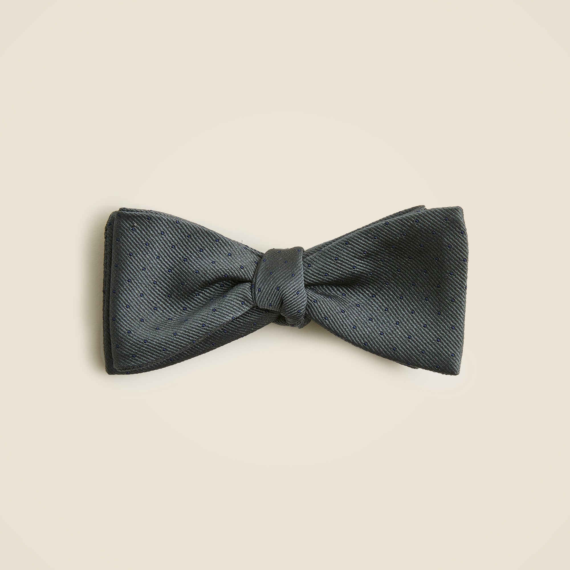  Silk bow tie in regent dot