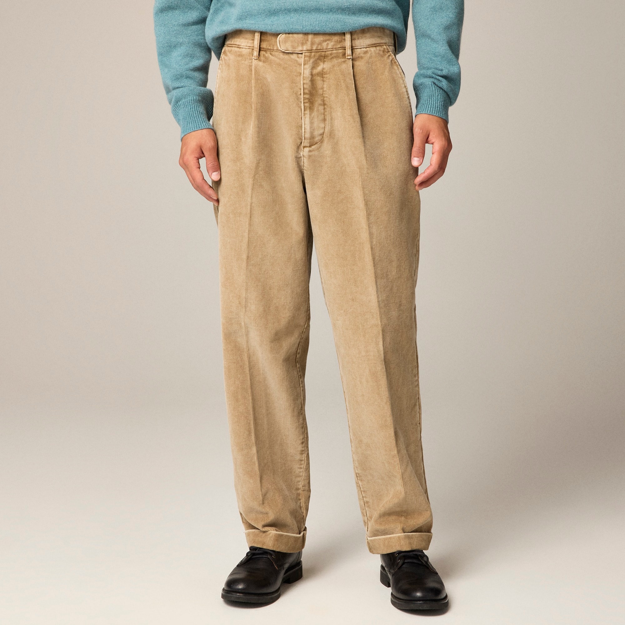 mens Relaxed-fit pleated 11-wale corduroy trouser