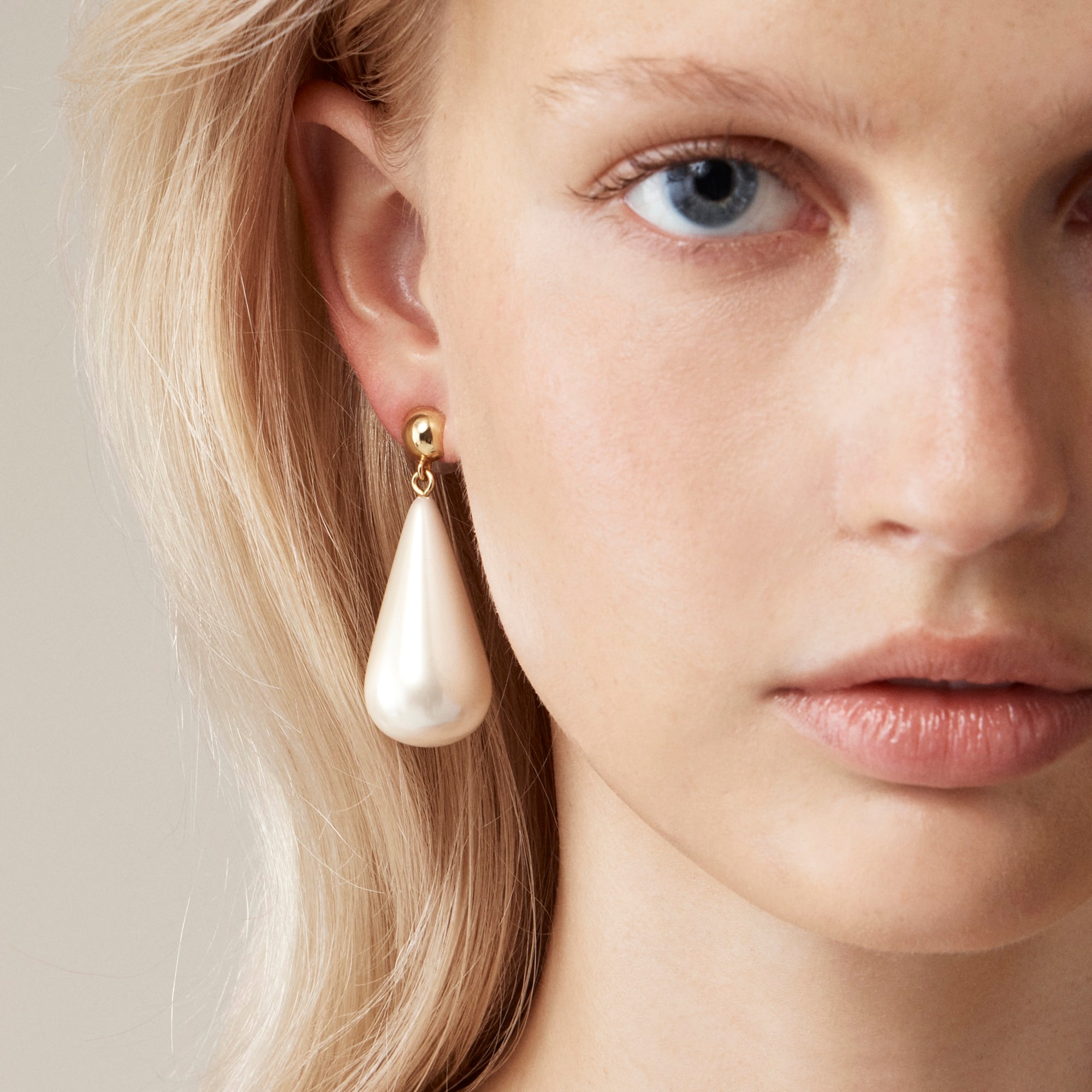 womens Teardrop pearl earrings